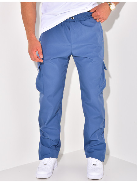 Cargo trousers with pockets