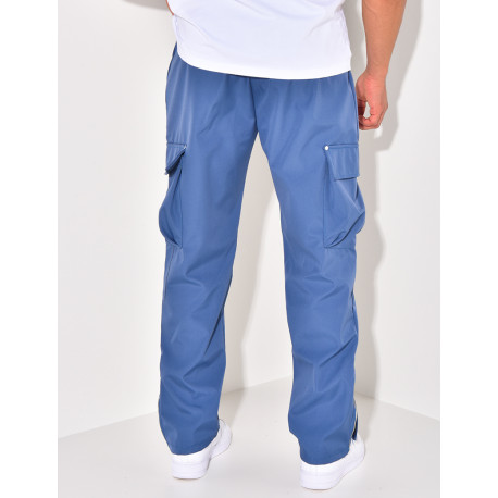 Cargo trousers with pockets
