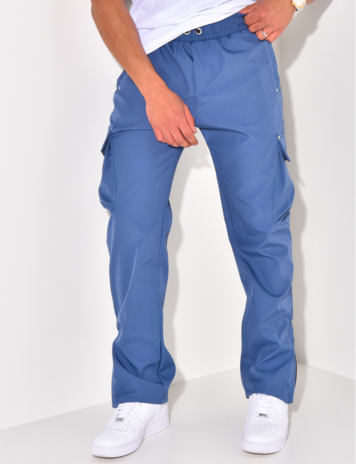 Cargo trousers with pockets