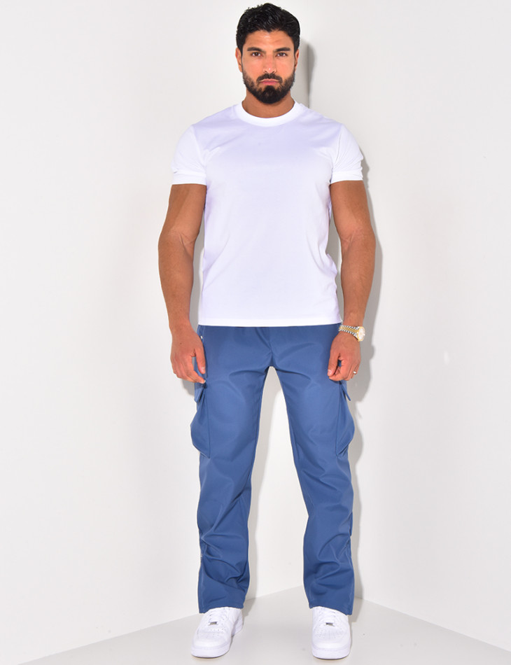 Cargo trousers with pockets