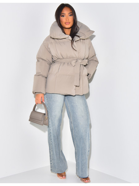 Doudoune mi-longue matelassée avec ceinture à nouer