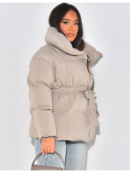 Doudoune mi-longue matelassée avec ceinture à nouer