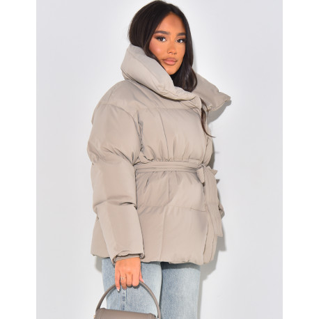 Doudoune mi-longue matelassée avec ceinture à nouer