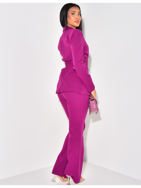 Ensemble de tailleur à ceinture large et pantalon évasé
