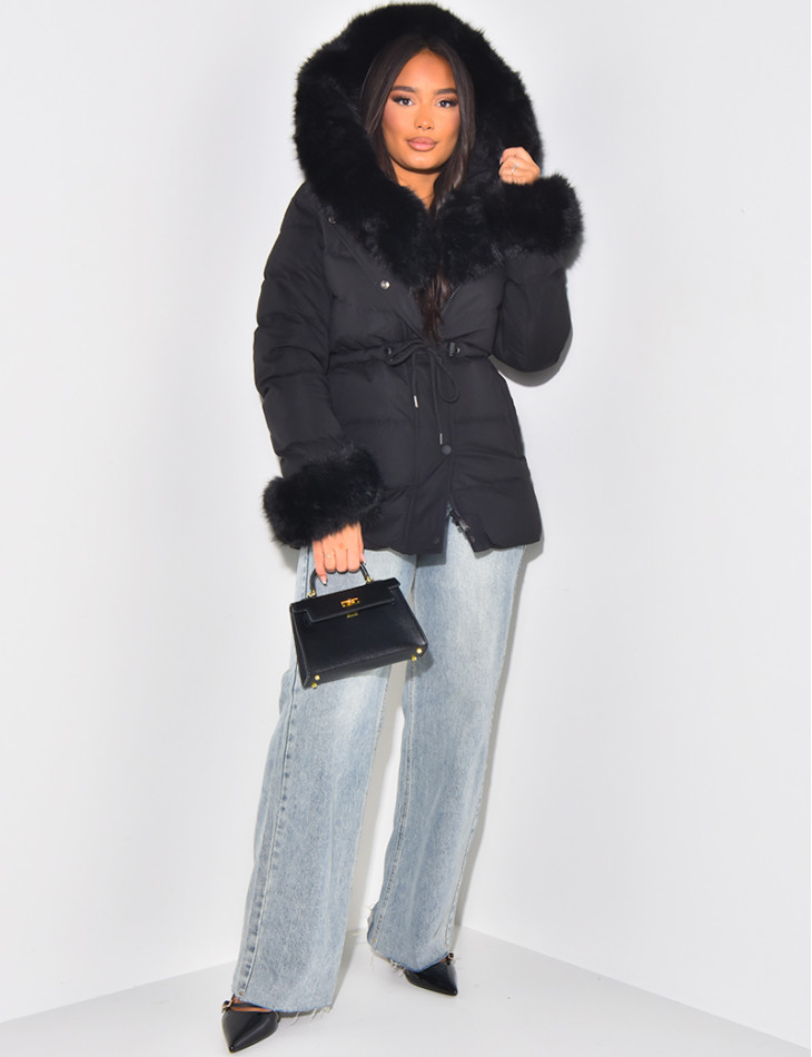 Doudoune courte à capuche en fourrure