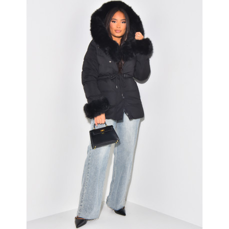 Doudoune courte à capuche en fourrure