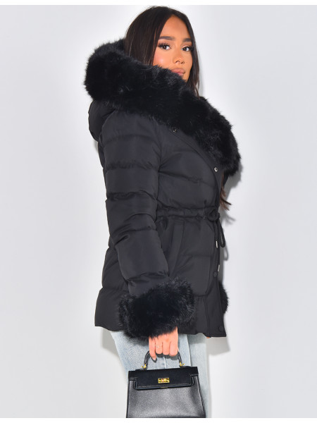Doudoune courte à capuche en fourrure