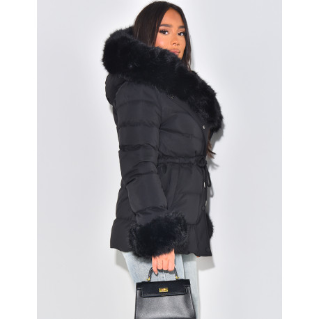 Doudoune courte à capuche en fourrure