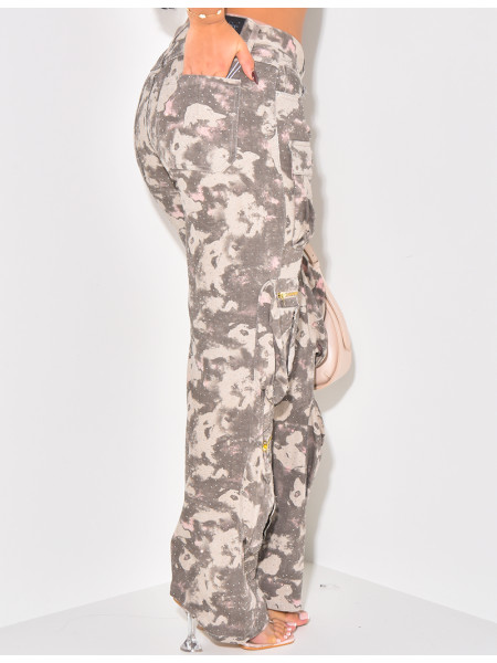 Jeans cargo camouflage rose à strass