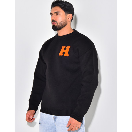 Pull épais avec la lettre H
