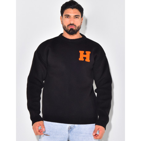 Pull épais avec la lettre H