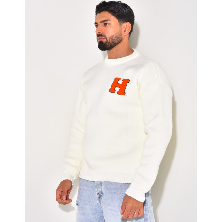 Pull épais avec la lettre H