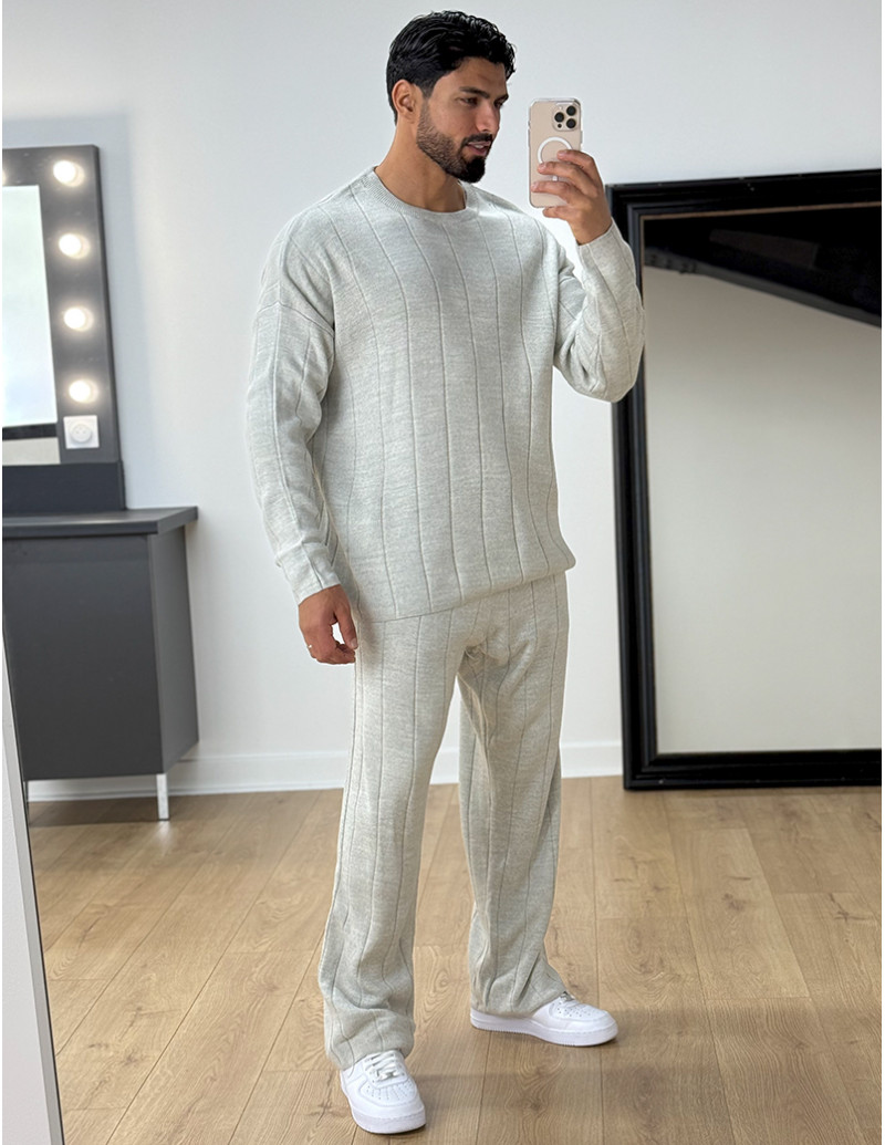Ensemble pantalon et pull à...