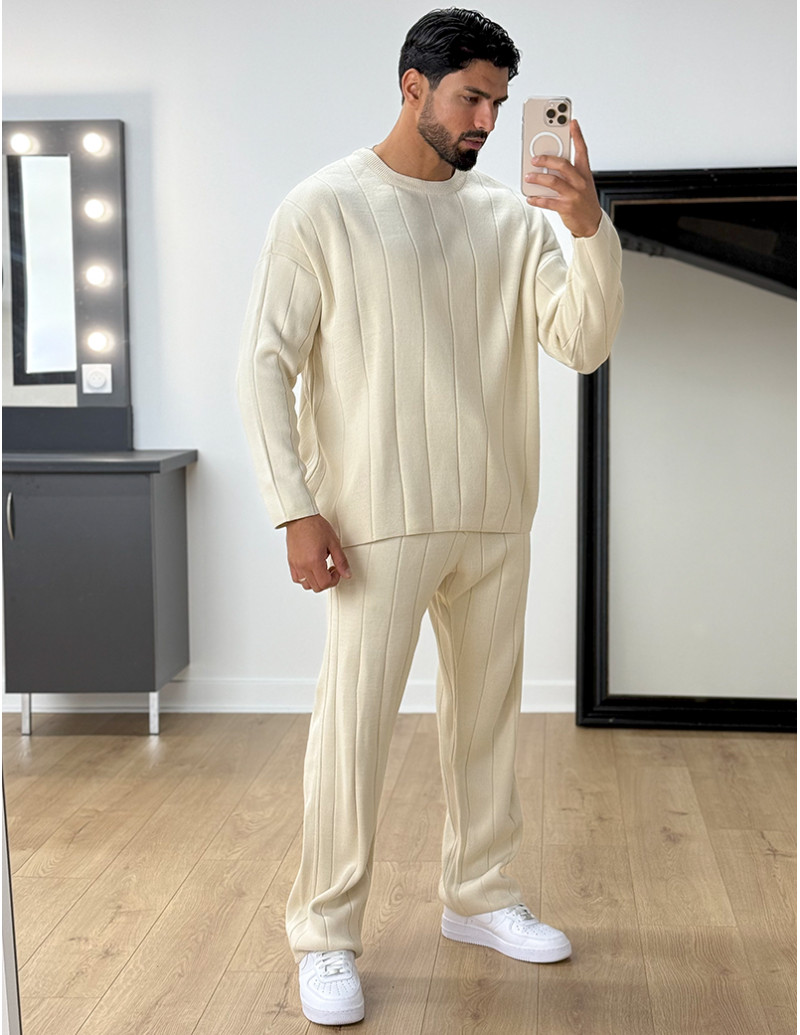 Ensemble pantalon et pull à...