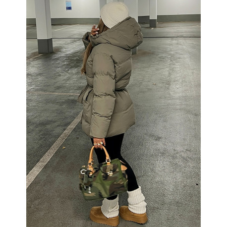 Kurze, taillierte Daunenjacke mit Kapuze