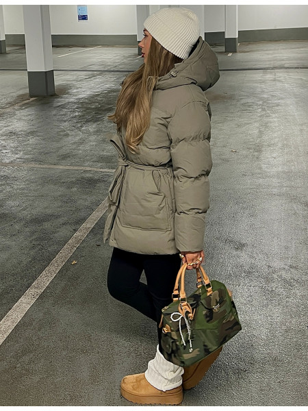 Kurze, taillierte Daunenjacke mit Kapuze