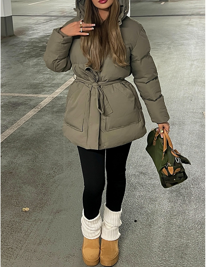 Kurze, taillierte...