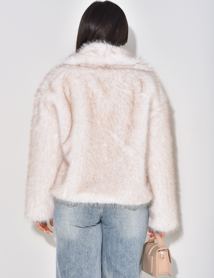 Veste courte en fausse fourrure
