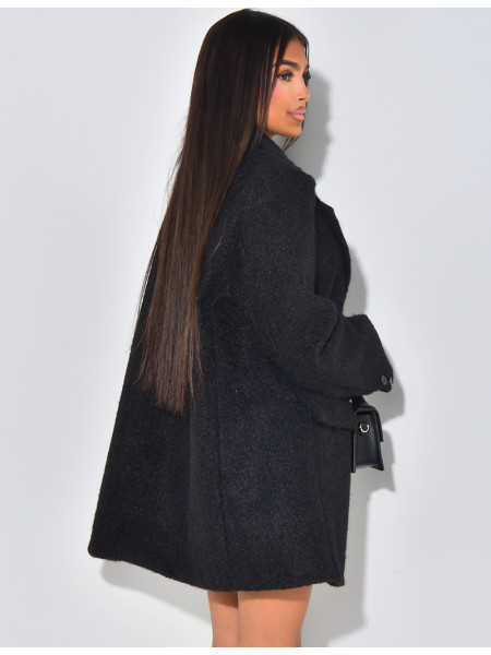 Kurzer Mantel aus lockiger Wolle