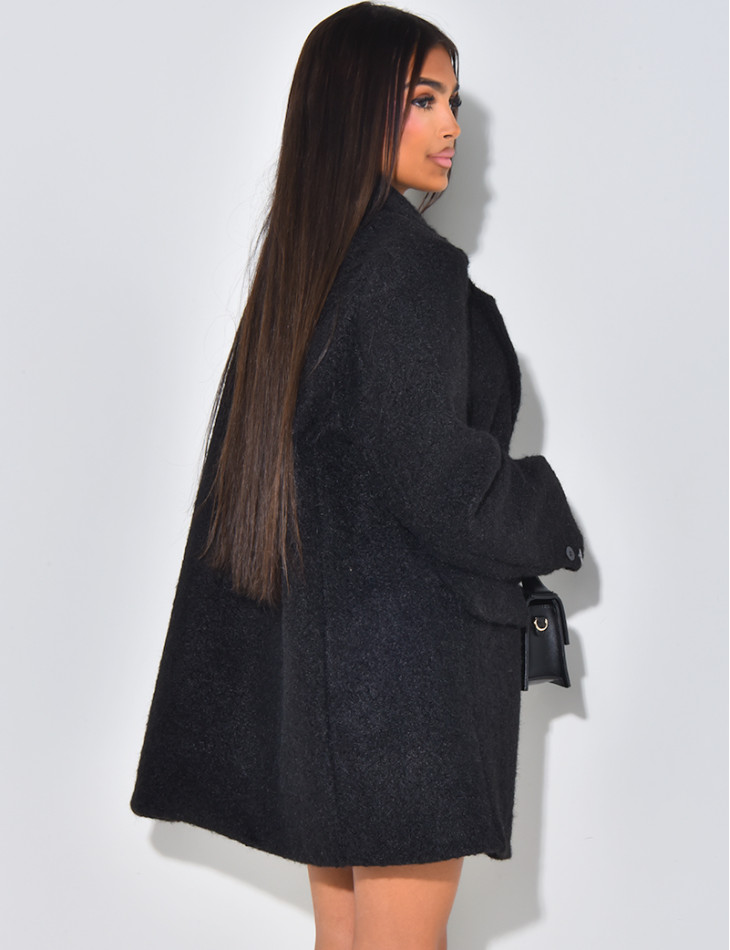 Kurzer Mantel aus lockiger Wolle