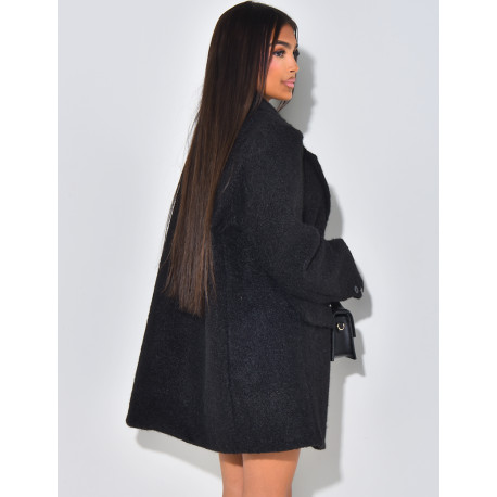 Kurzer Mantel aus lockiger Wolle