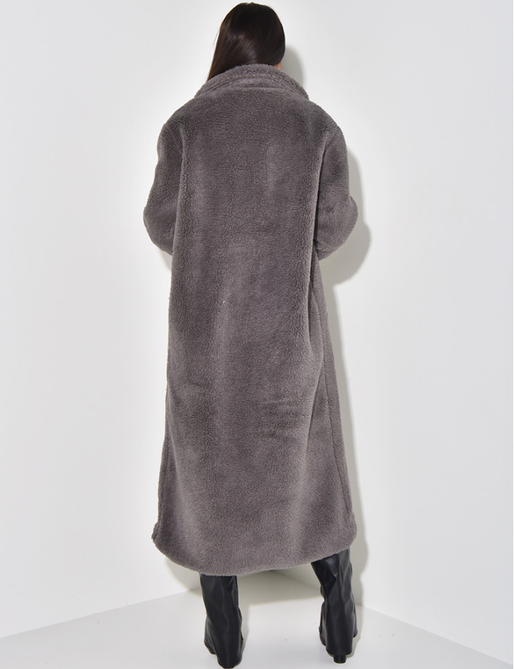 Long sheepskin effect coat