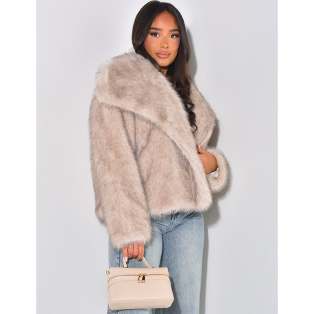 Veste courte en fausse fourrure
