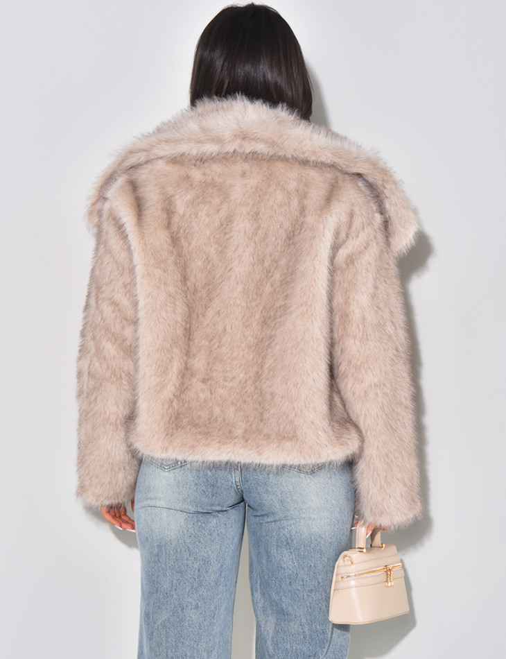Veste courte en fausse fourrure
