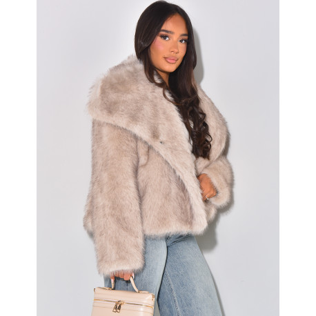 Veste courte en fausse fourrure