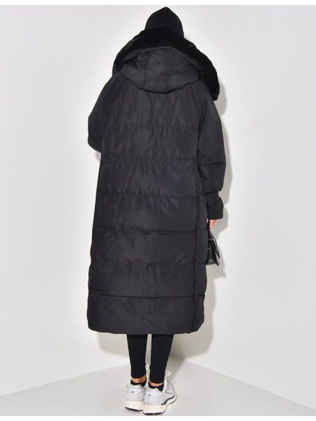 Doudoune longue matelassée à capuche avec fourrure