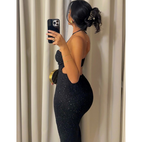 Langes Neckholder-Kleid mit gestickten Perlen