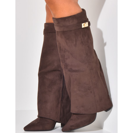 Stiefel aus Wildleder mit quadratischem Absatz und Klappe