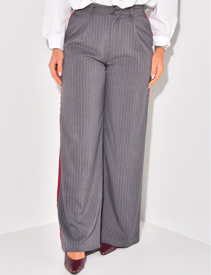 Gestreifte Hose mit Kontrastband