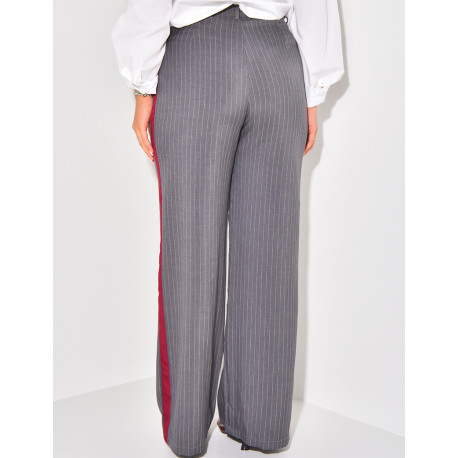 Gestreifte Hose mit Kontrastband