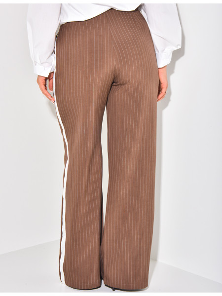 Pantalon à rayures et bande contrastante