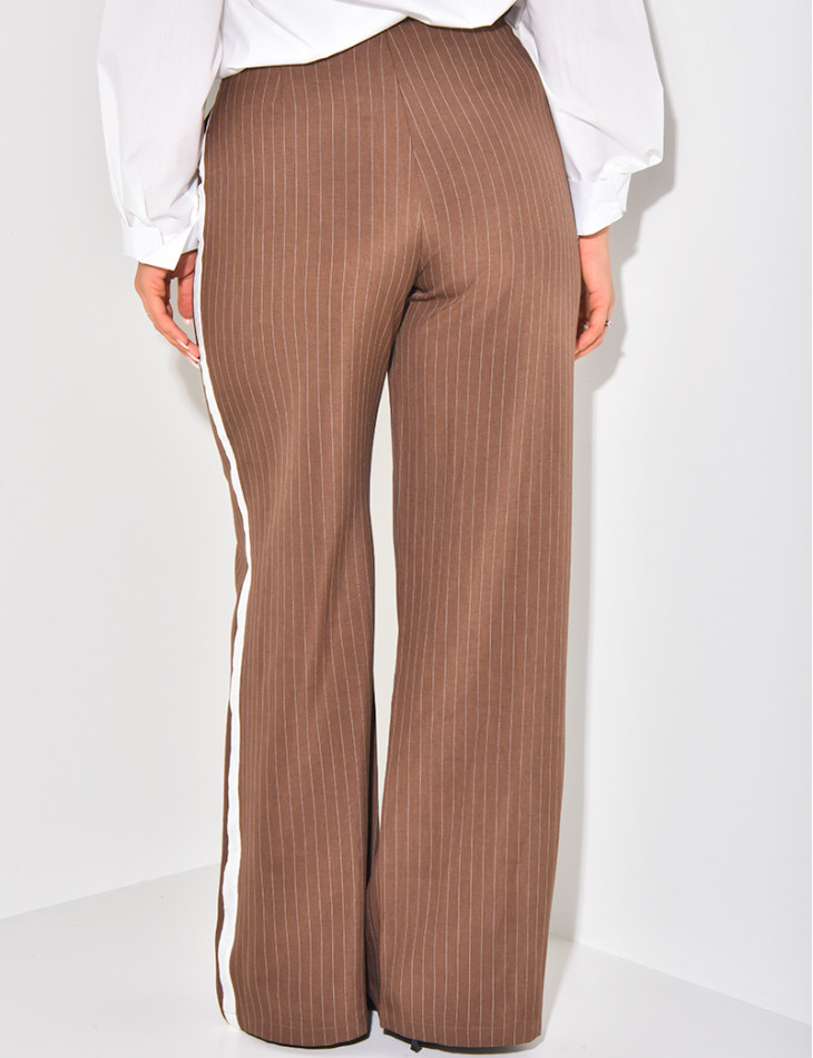 Pantalon à rayures et bande contrastante