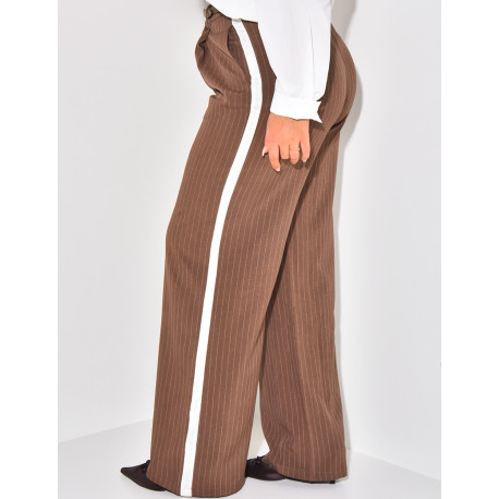 Pantalon à rayures et bande contrastante
