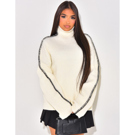 Knitted sweater with contrasting stitching