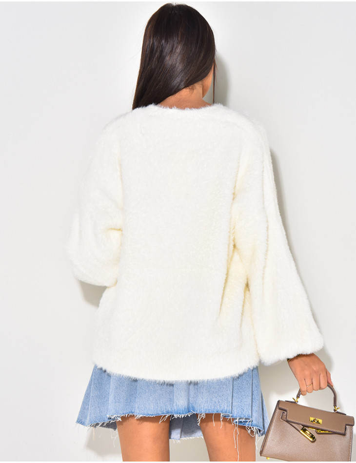 Weicher, flauschiger Strickpullover