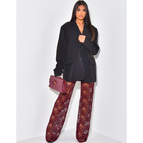 Ausgestellte Hose aus Spitze mit Shorty-Futter.