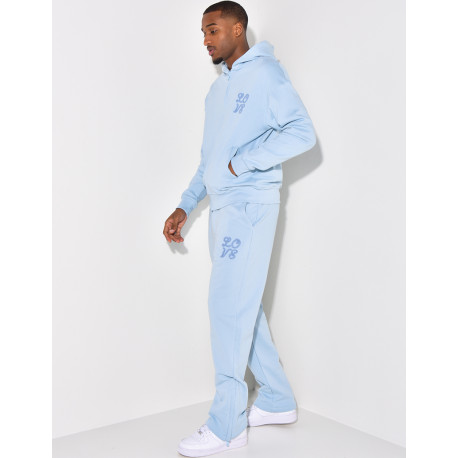 Set aus Sweatshirt und Jogginghose