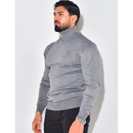 Pull fin col roulé