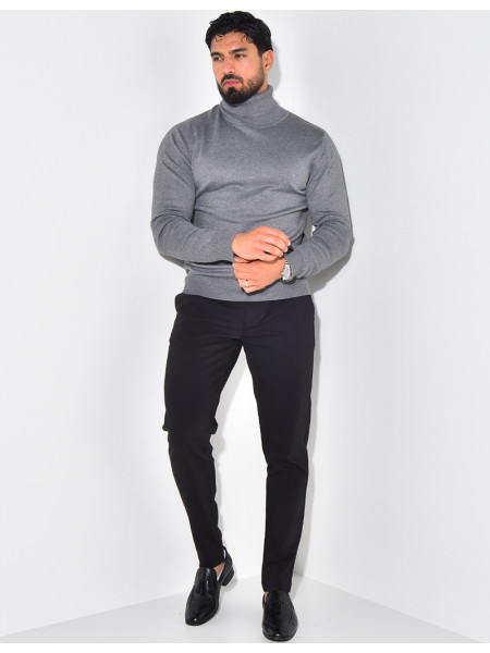 Pull fin col roulé