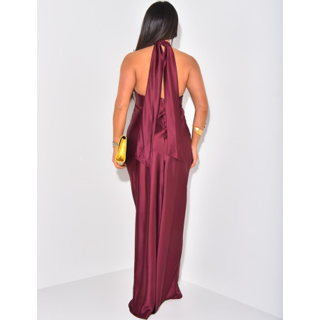 Langes rückenfreies Satinkleid