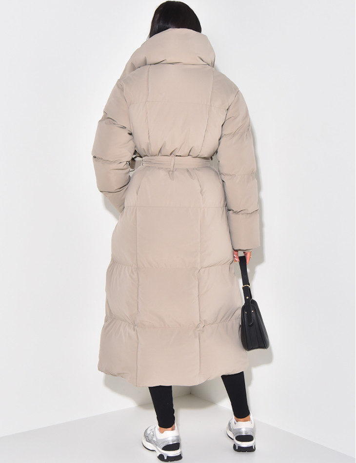 Lange, gesteppte Daunenjacke zum Binden