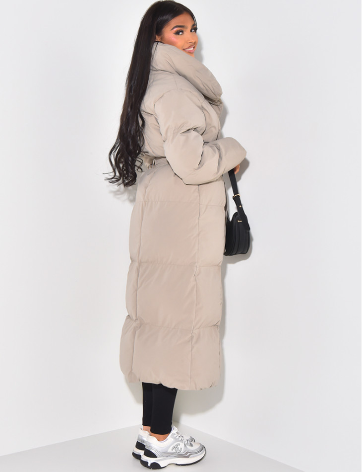 Lange, gesteppte Daunenjacke zum Binden