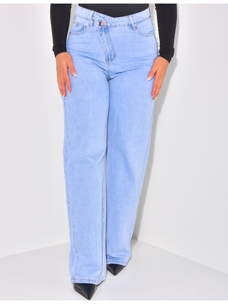 Jeans coupe droite à boutonnière croisée
