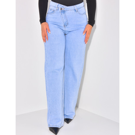 Jeans coupe droite à boutonnière croisée