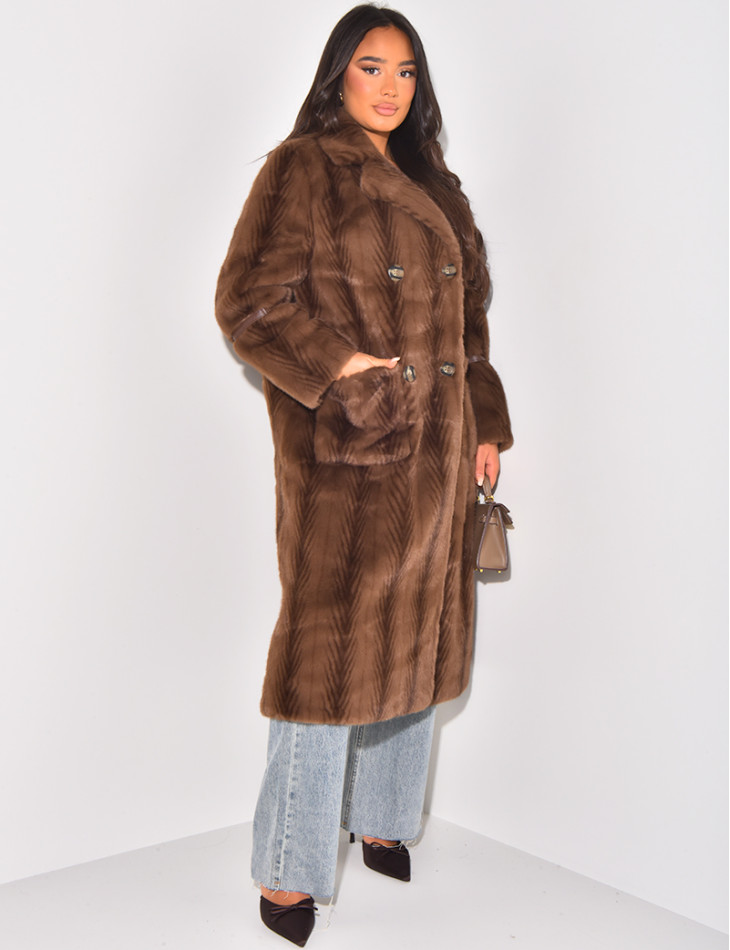 Langer Mantel aus Kunstpelz