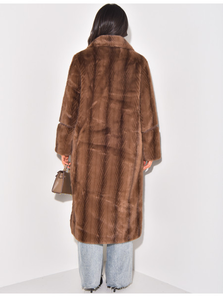 Langer Mantel aus Kunstpelz